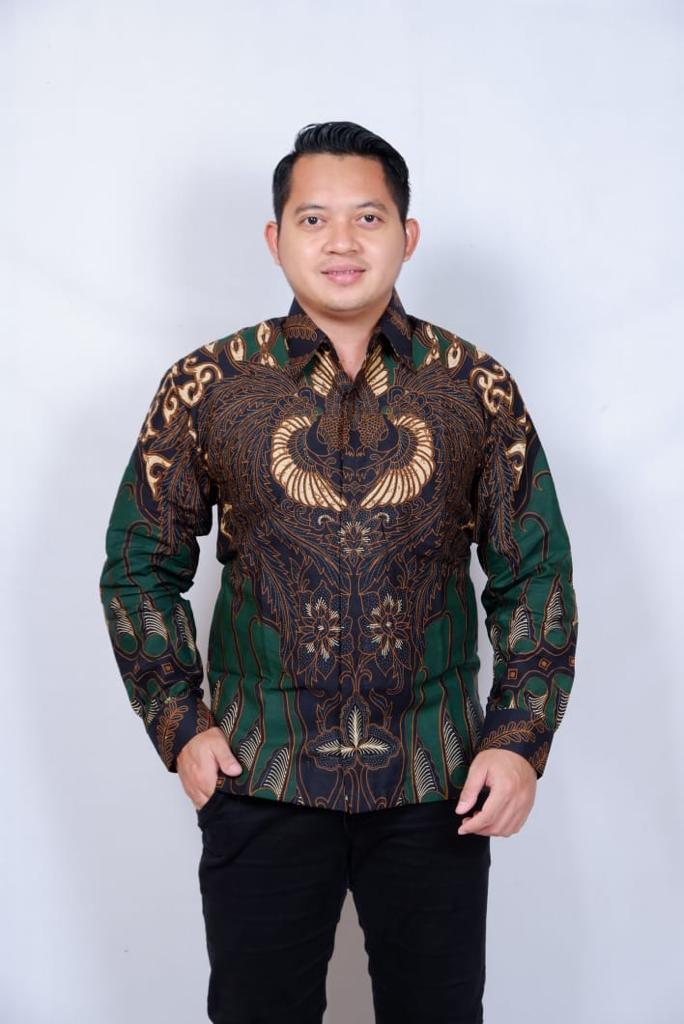 cover-CAKRABUANA IJO Kemeja Batik Pria Solo Lengan Panjang Lapis Furing BY BATIKSOLOAMANAH-1