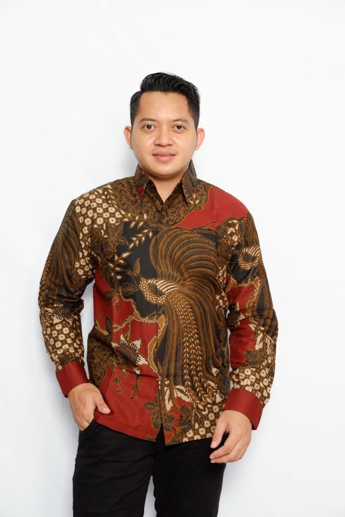 cover-CENDRAWASIH MERAH Kemeja Batik Pria Solo Lengan Panjang Lapis Furing BY BATIKSOLOAMANAH-1