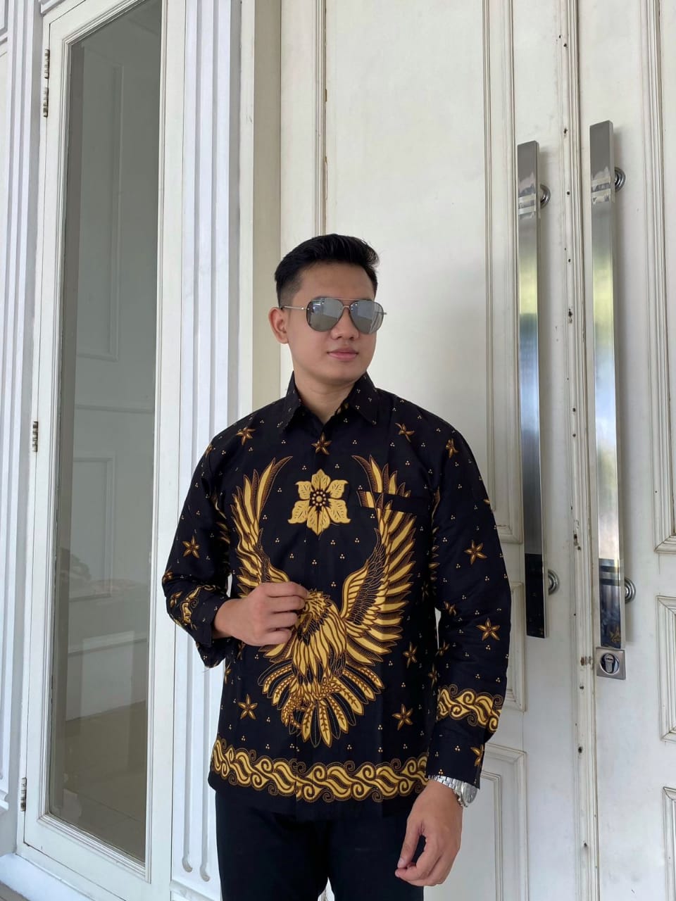 cover-ELANG EMAS Kemeja Batik Pria Solo Lengan Panjang Lapis Furing BY BATIKSOLOAMANAH-1