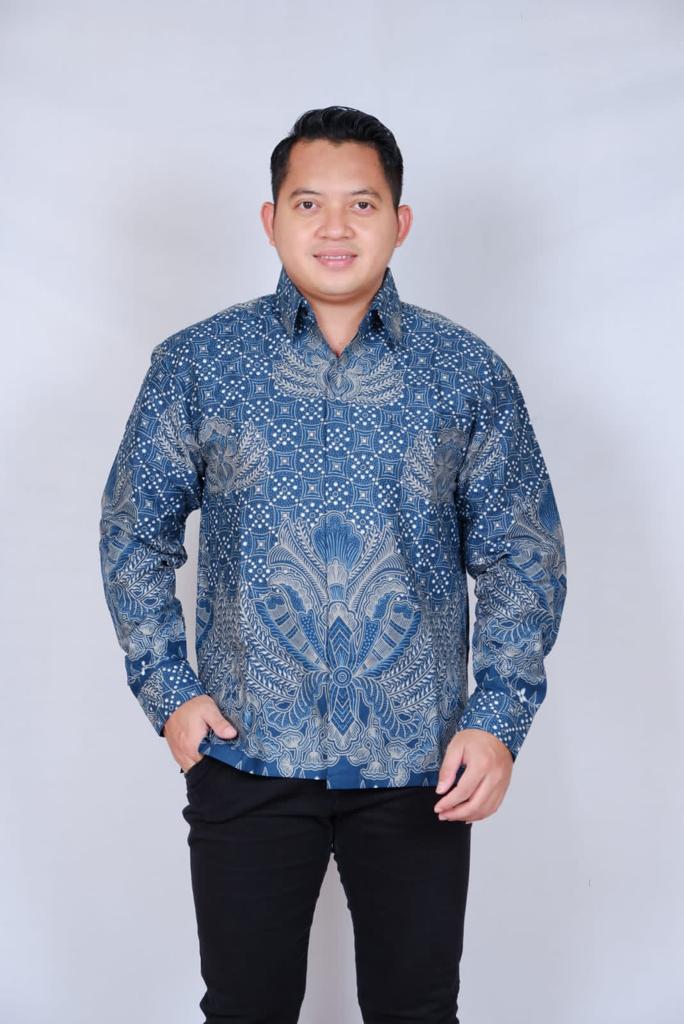 cover-GALING BIRU Kemeja Batik Pria Solo Lengan Panjang Lapis Furing BY BATIKSOLOAMANAH-1