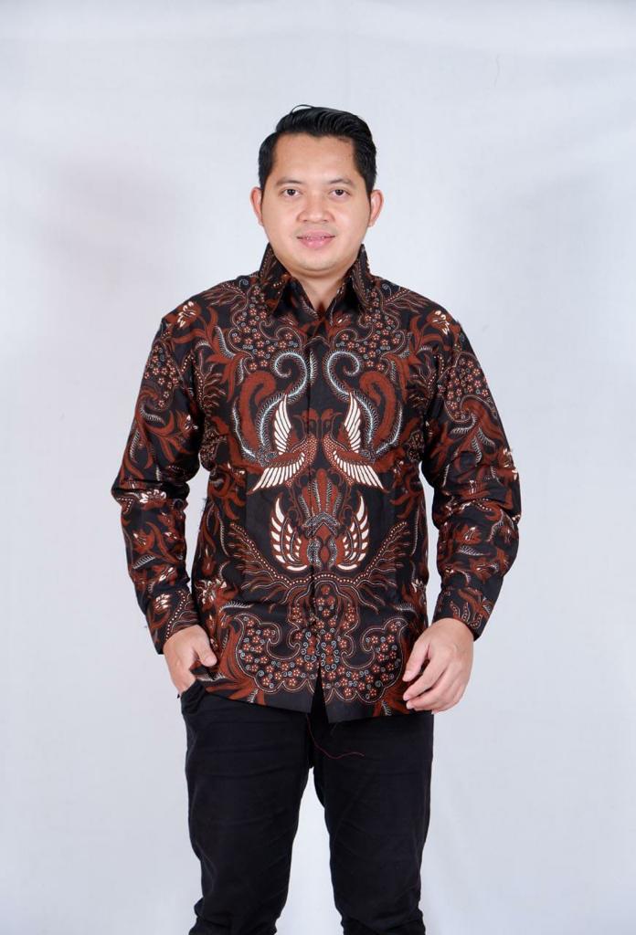 cover-GURDO HITAM SOGAN Kemeja Batik Pria Solo Lengan Panjang Lapis Furing BY BATIKSOLOAMANAH-1