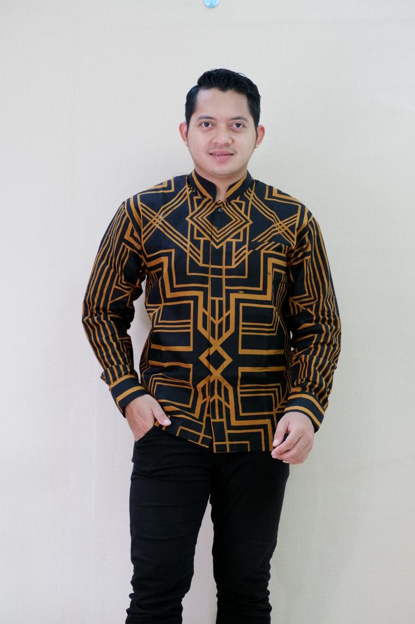 cover-KOKO LABIRIN Kemeja Batik Pria Solo Lengan Panjang Lapis Furing BY BATIKSOLOAMANAH-1
