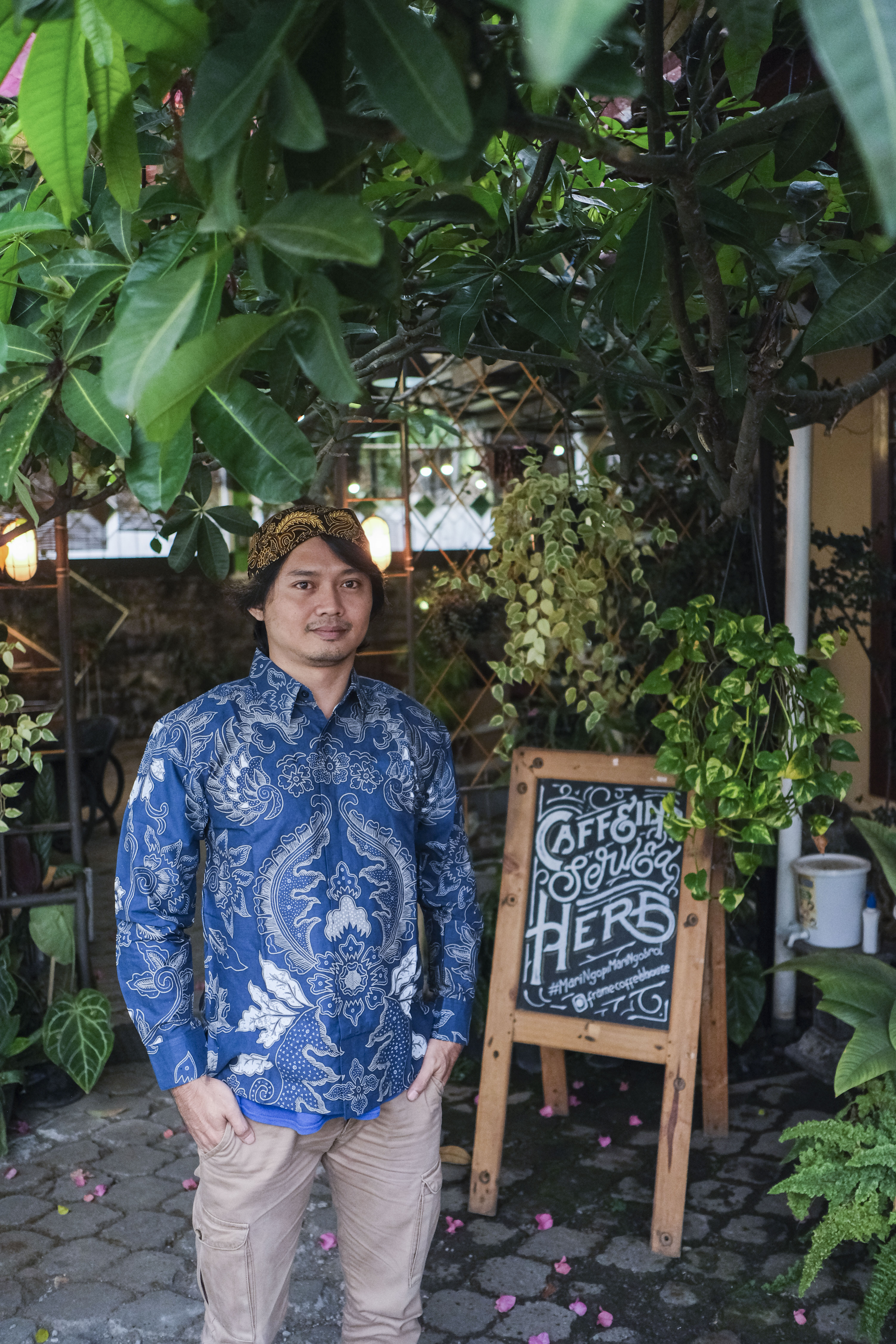 cover-MAHKOTA BIRU Kemeja Batik Pria Solo Lengan Panjang Lapis Furing BY Mbahblangkonsolo-1