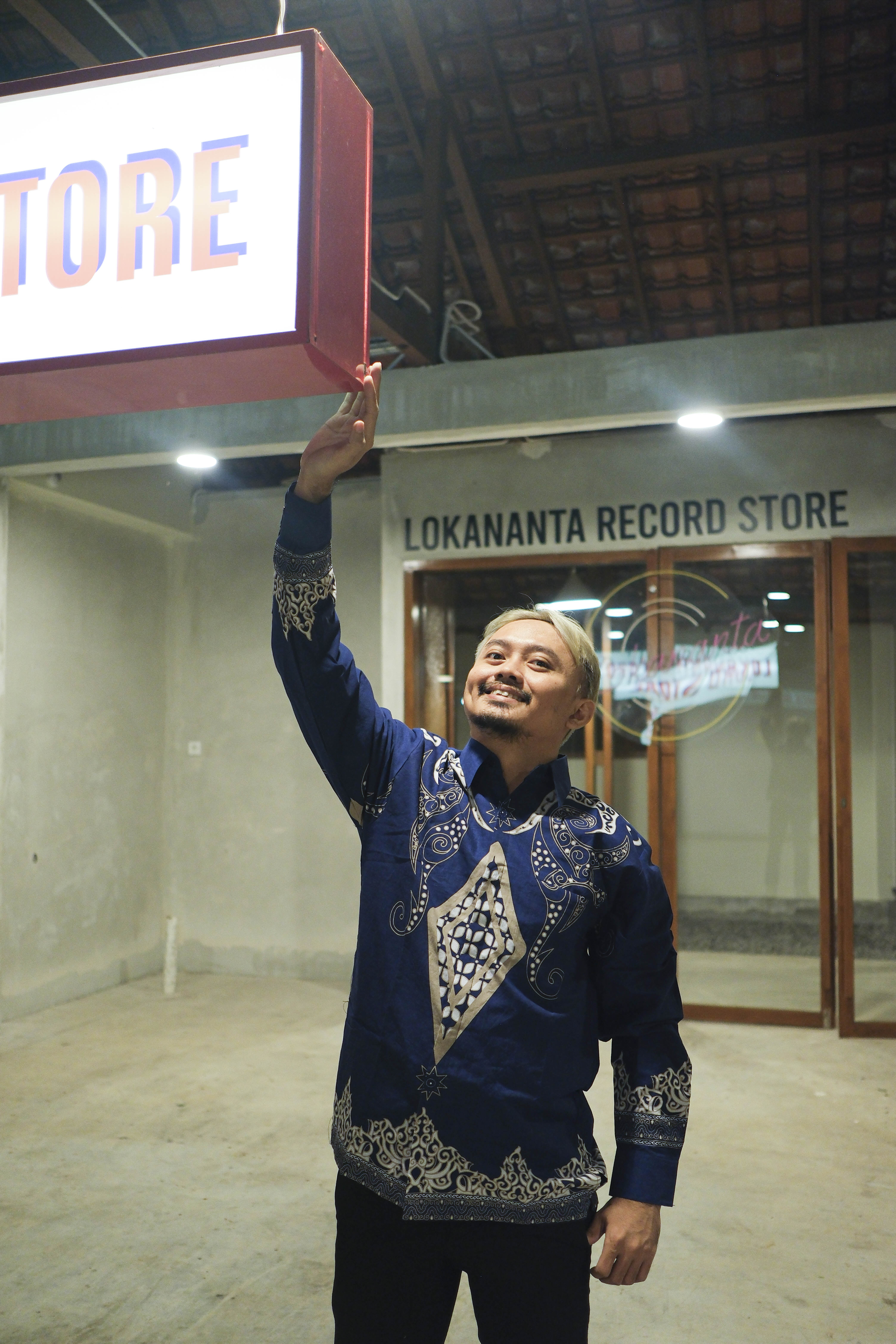 img-PERMATA BIRU Kemeja Batik Pria Solo Lengan Panjang Lapis Furing BY Mbahblangkonsolo-2