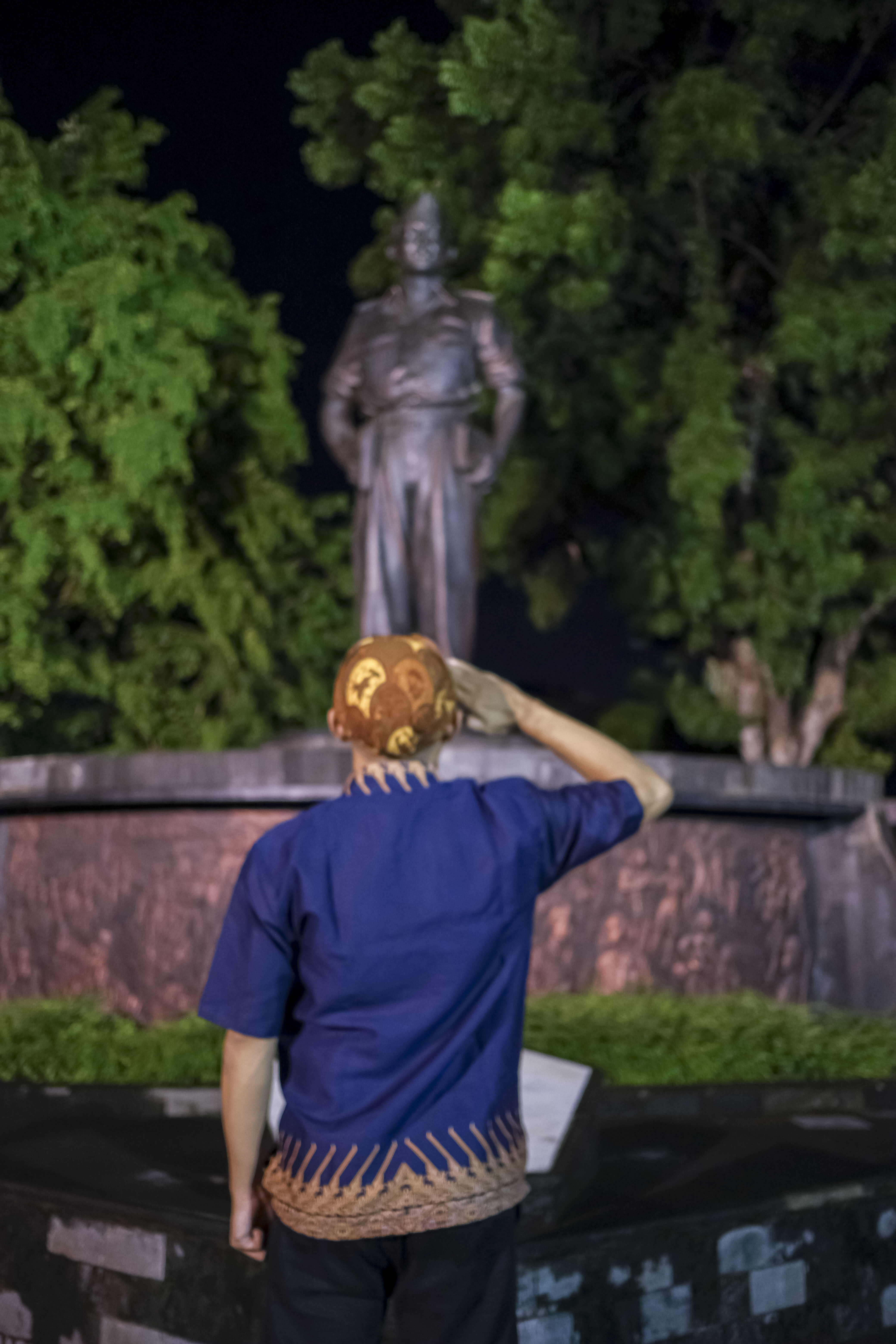 img-MODANG NAVY Kemeja Batik Pria Solo Lengan Pendek Lapis Furing BY Mbahblangkonsolo-3