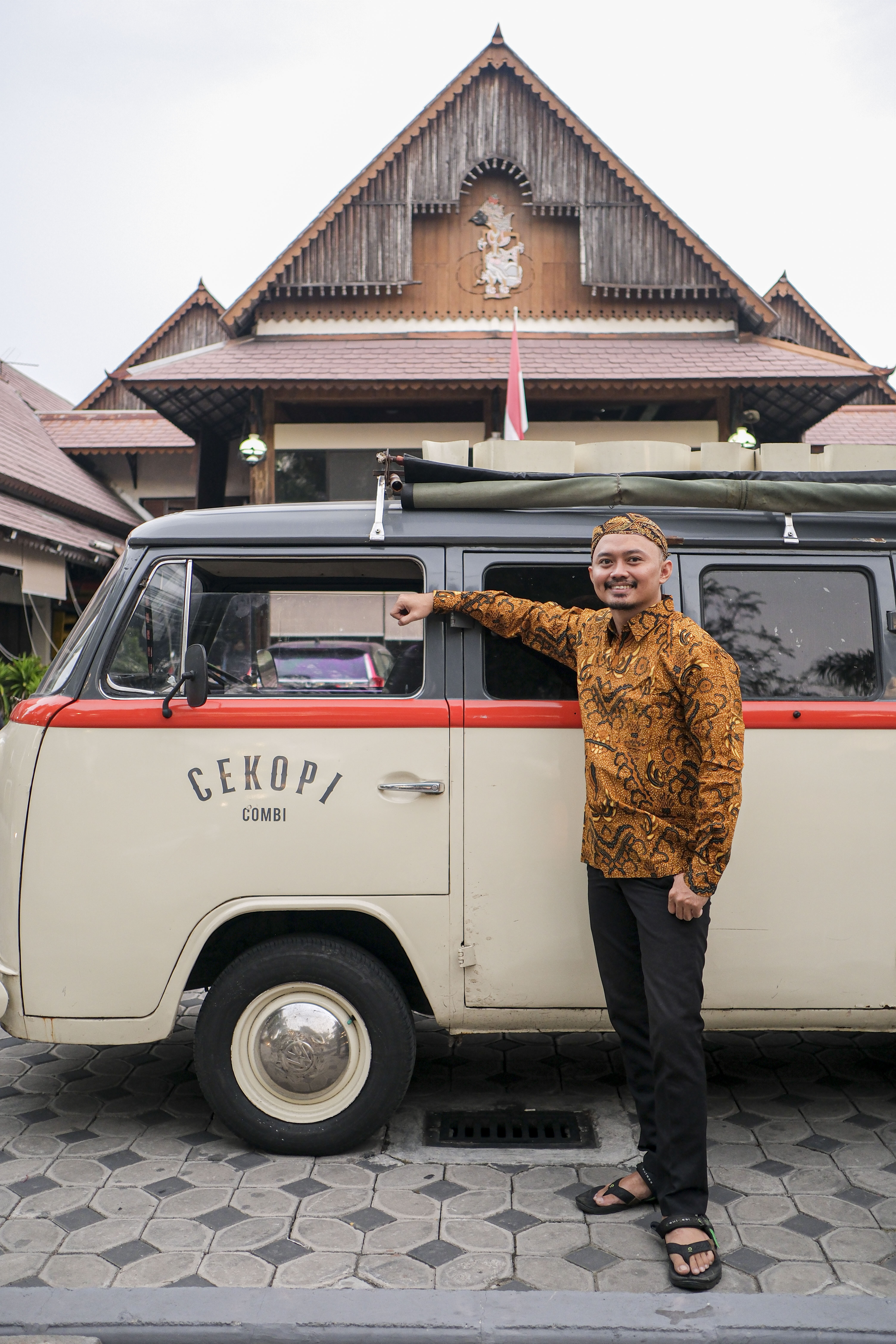 cover-CAHAYA Kemeja Batik Pria Solo Lengan Panjang Lapis Furing BY Mbahblangkonsolo-1