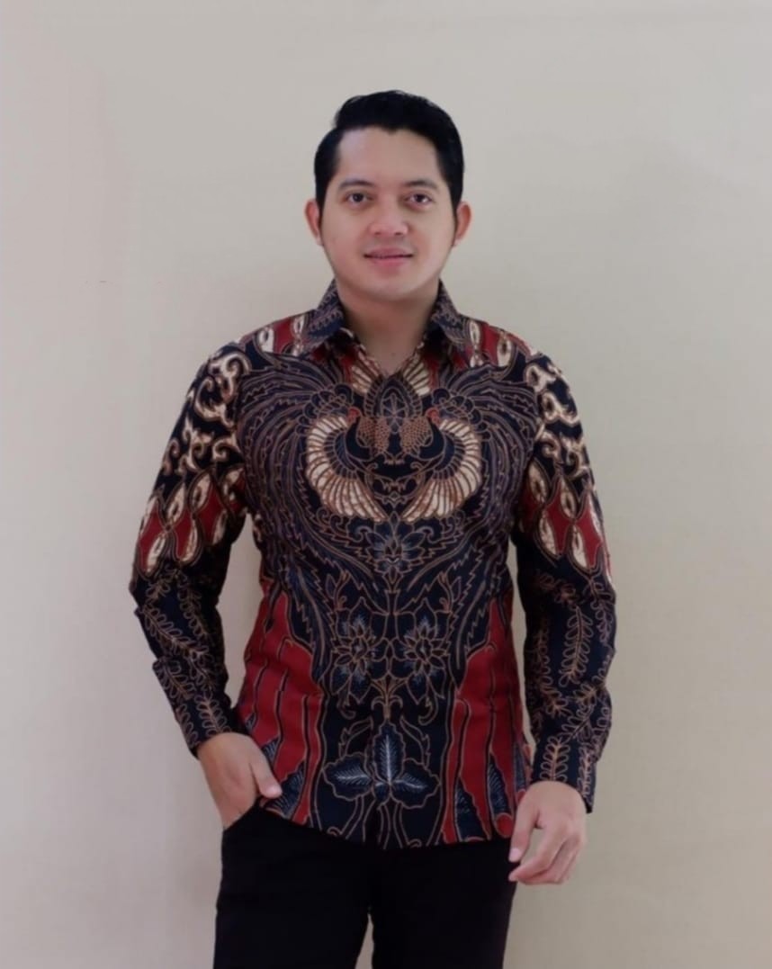 cover-HAKIM Kemeja Batik Pria Lengan Panjang Lapis Furing Halus BY BATIKSOLOAMANAH-1