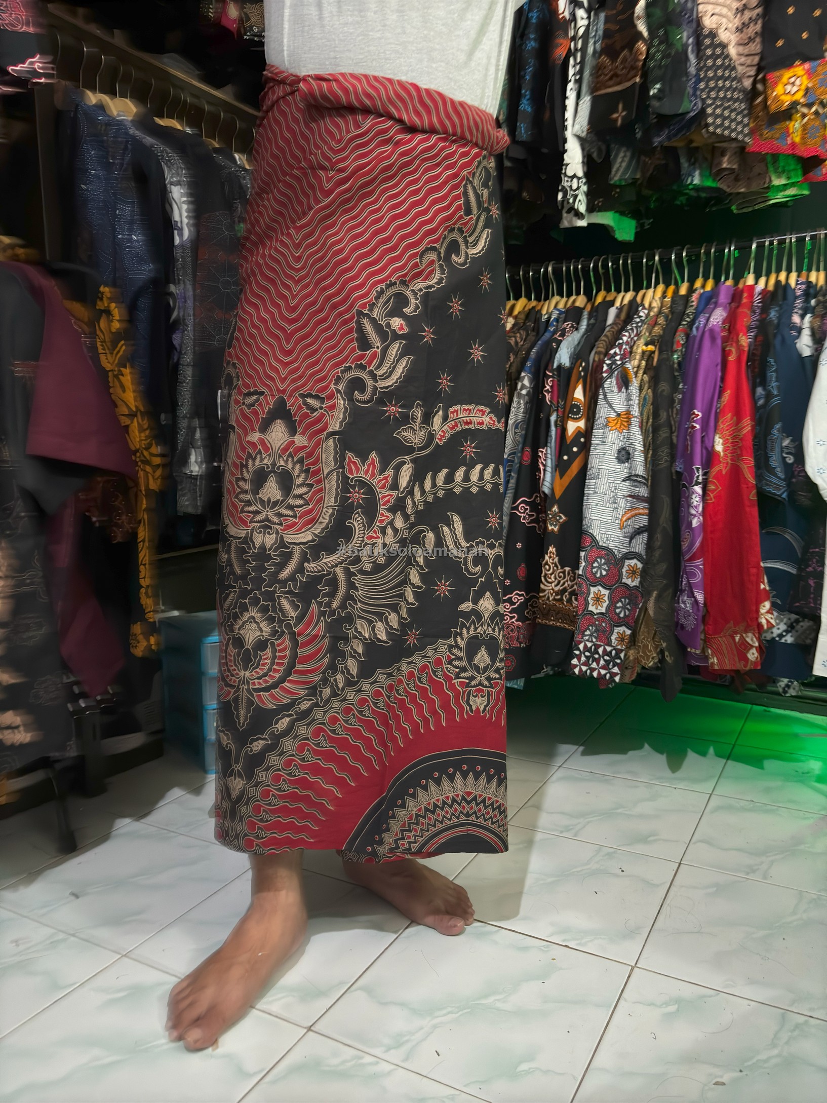 img-SARUNG BATIK SOLO TIRTONADI KATUN HALUS PREMIUM MODERN BATIKSOLOAMANAH-3