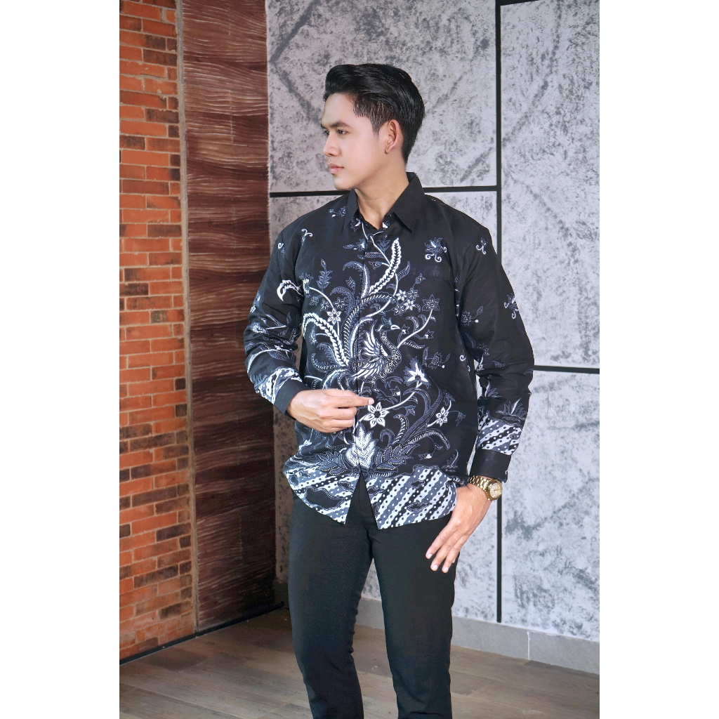 img-CENDRAWASIH BIRU Kemeja Batik Pria Solo Lengan Panjang Lapis Furing By BATIKSOLOAMANAH-3