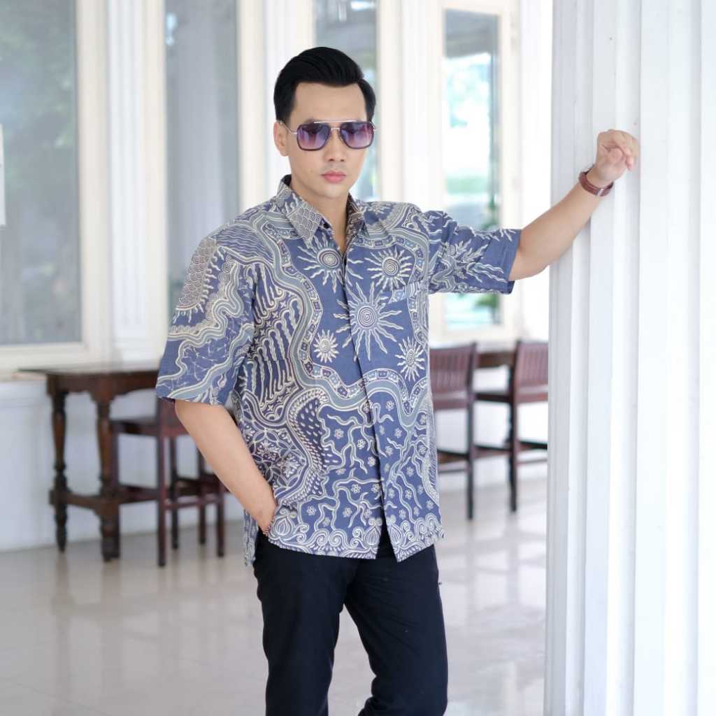 cover-MATAHARI BURAM Kemeja Batik Pria Solo Lengan Pendek Lapis Furing By BATIKSOLOAMANAH-1