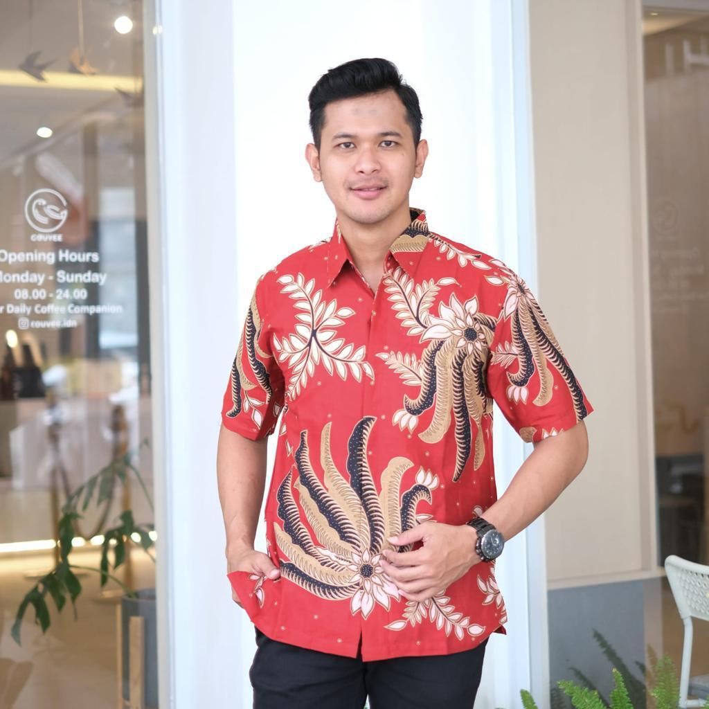 cover-DAUN MERAH Kemeja Batik Pria Solo Lengan Pendek Lapis Furing By BATIKSOLOAMANAH-1