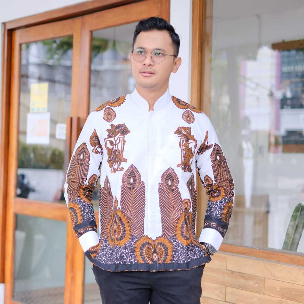 cover-KOKO WULU WAYANG PUTIH Kemeja Batik Pria Solo Lengan Panjang Lapis Furing By BATIKSOLOAMANAH-1