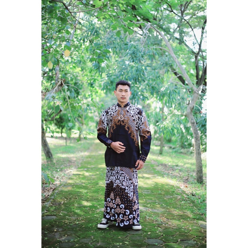 cover-SARUNG BATIK SOLO KEMBANG SAJEN BATIKSOLOAMANAH-1