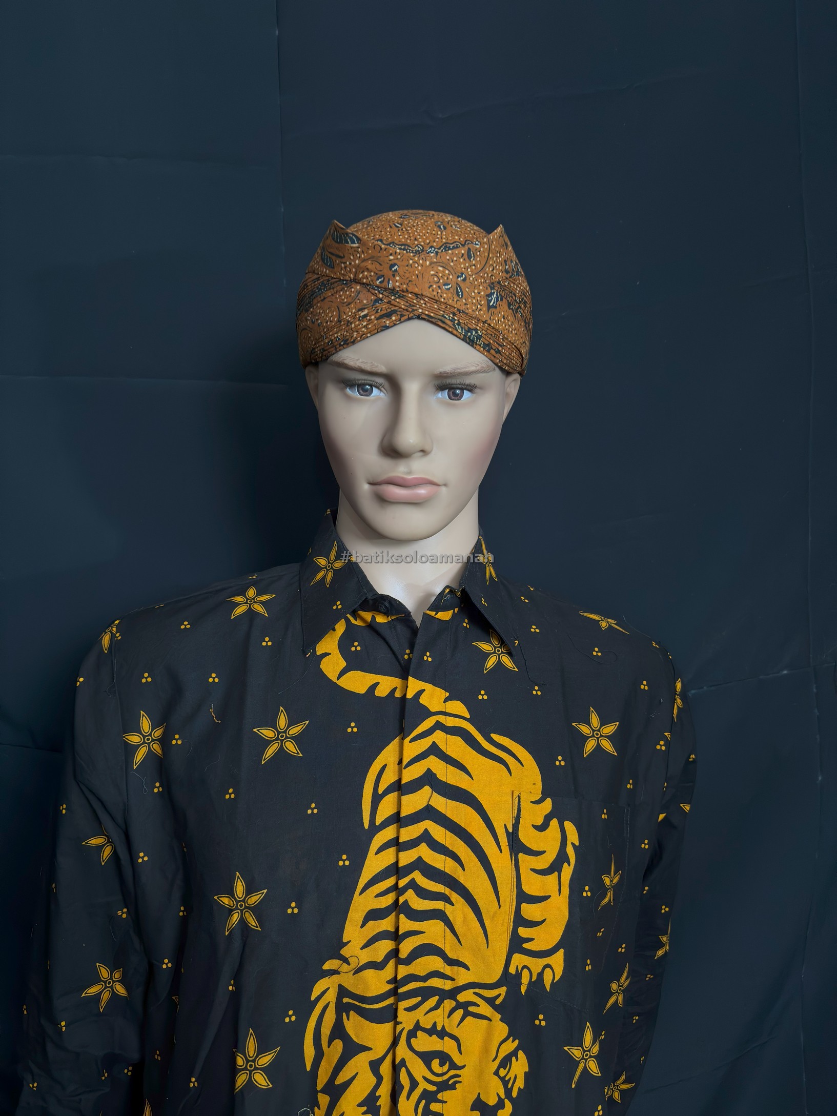 cover-BLANGKON SOLO ALUSAN TULIS COKLAT WAHYU TUMURUN-1