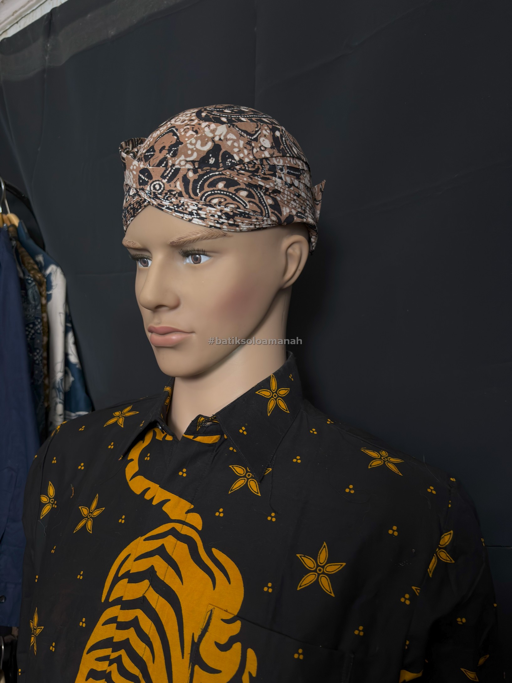 img-BLANGKON SOLO ALUSAN WARNA KREM WAHYU TUMURUN-3