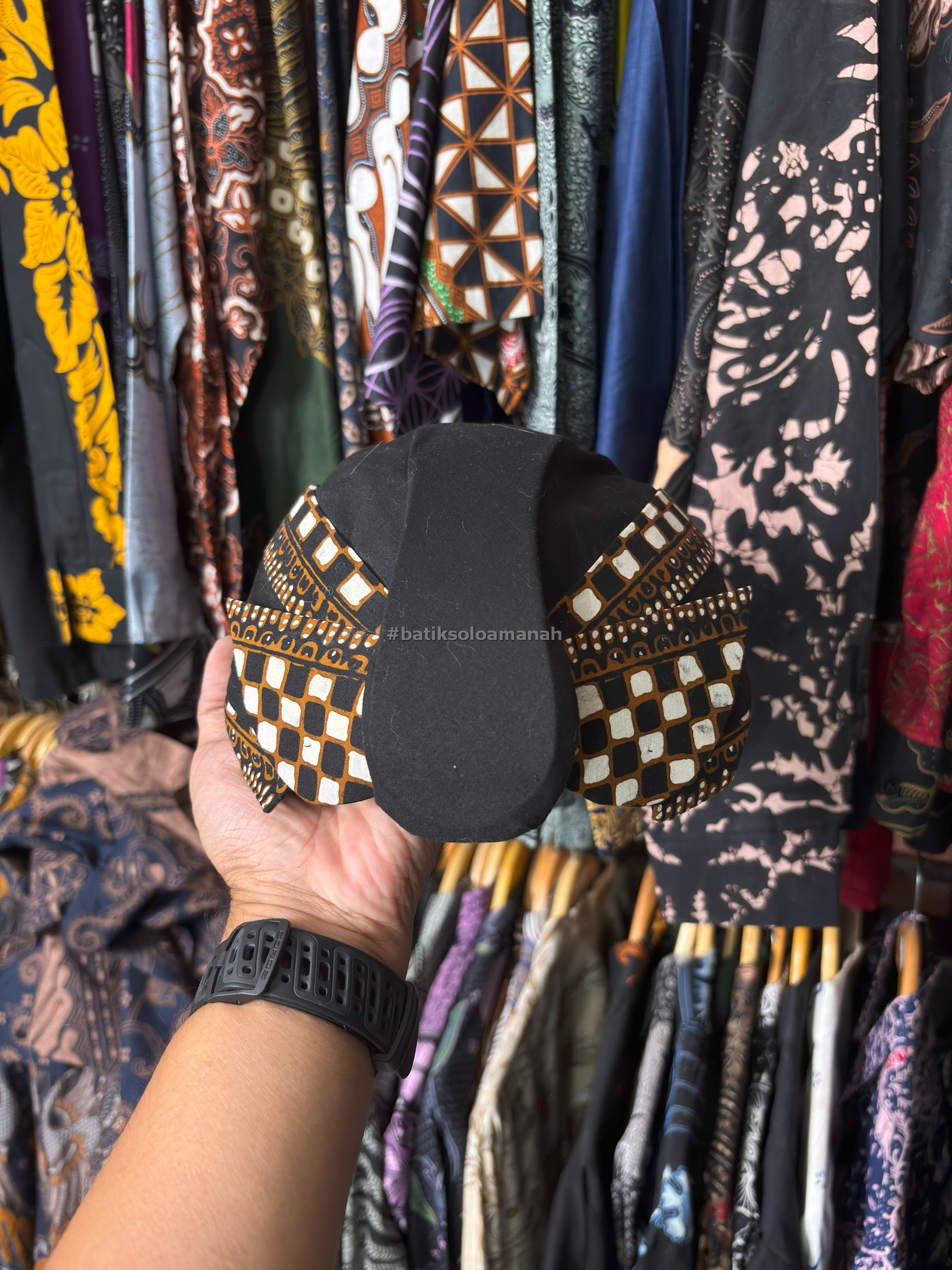 img-BLANGKON SOLO MOTIF KRATON MANGKUNEGARAN CATUR PUTIH-5