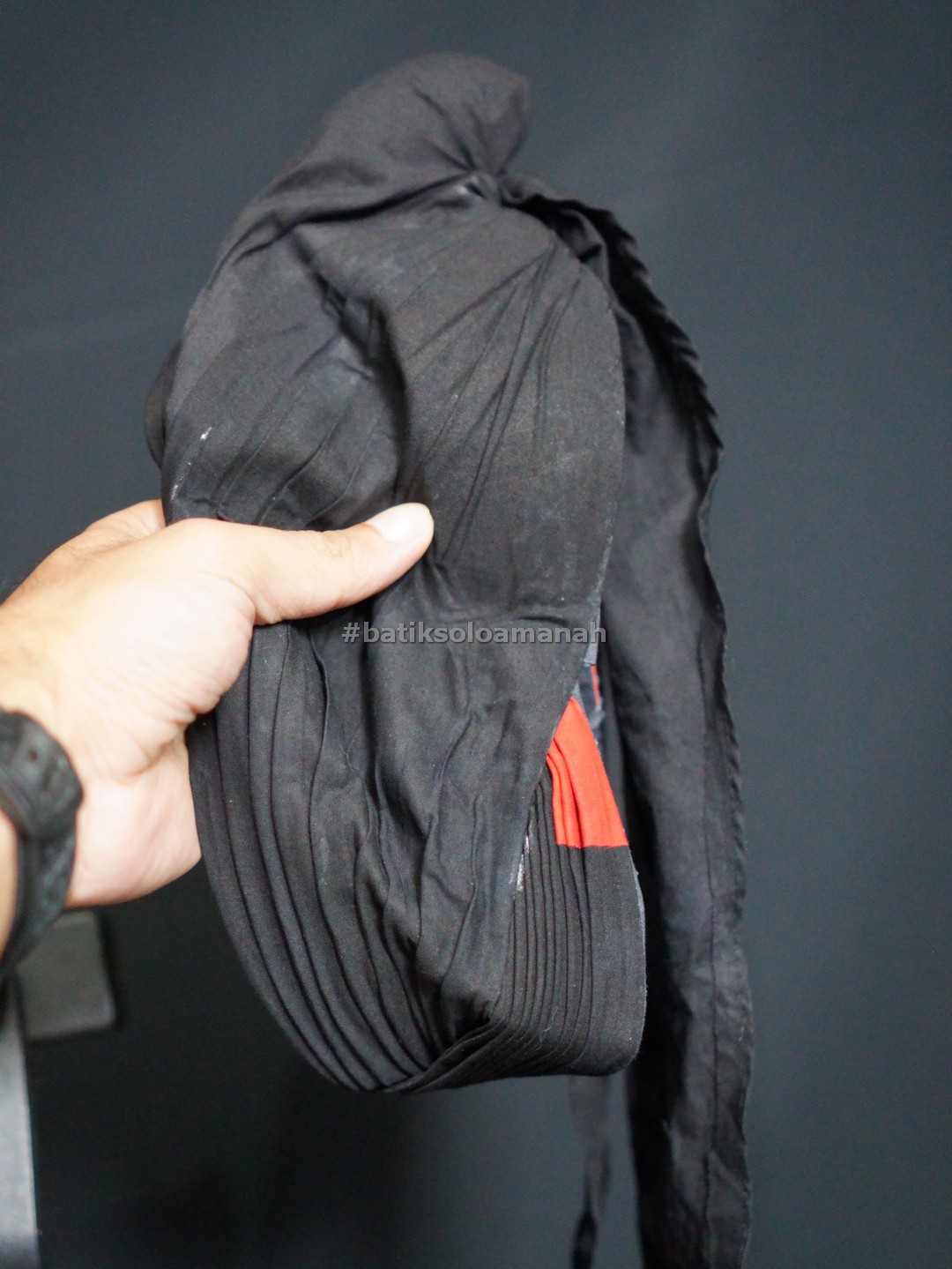img-BLANGKON JOGJA LIPAT SLIWIR HITAM POLOS SUNAN KALIJAGA-4