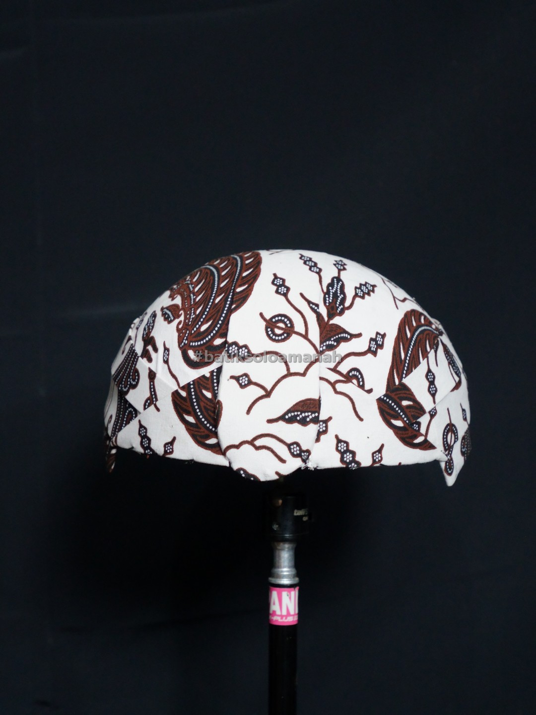 img-BLANGKON SOLO MOTIF WAHYU TUMURUN PUTIH-4